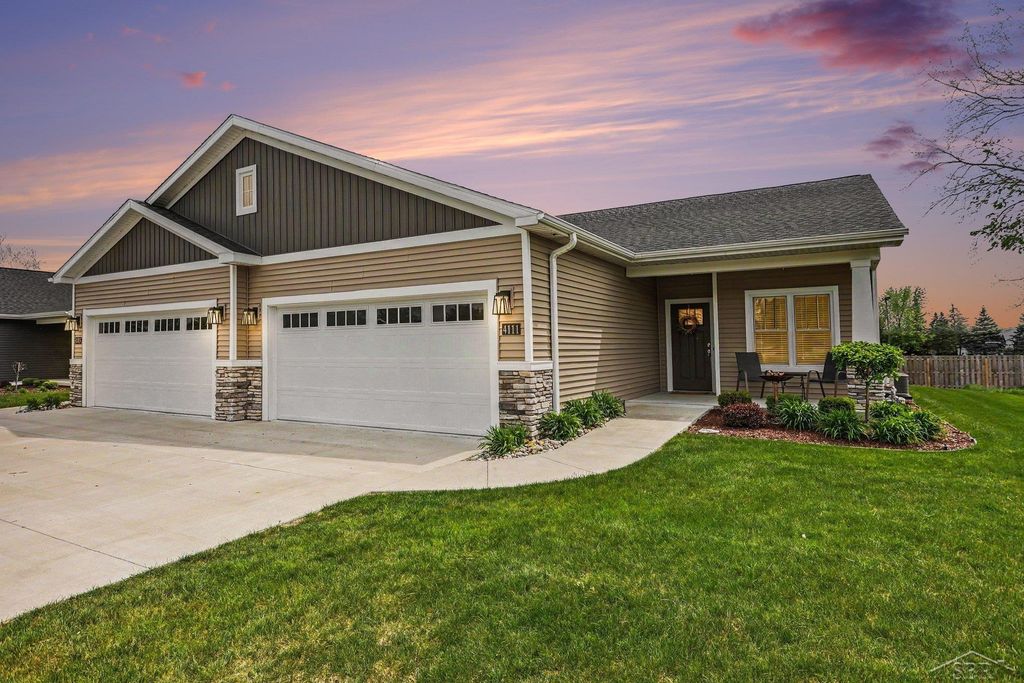 4111 Woodburn Ct, Saginaw charter township