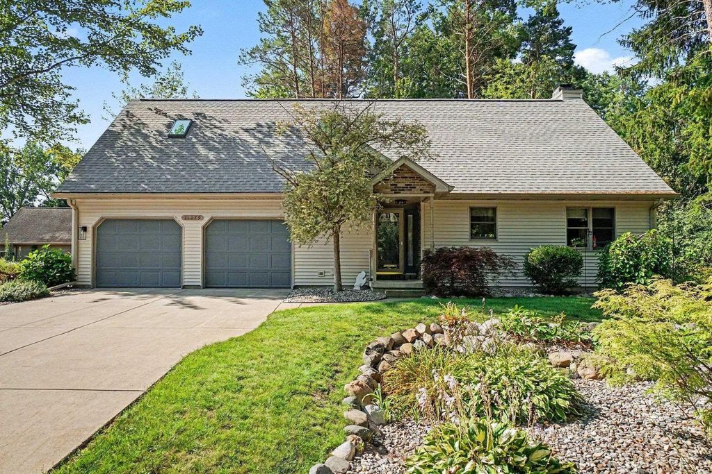 11279 Sarle Rd, Tittabawassee township