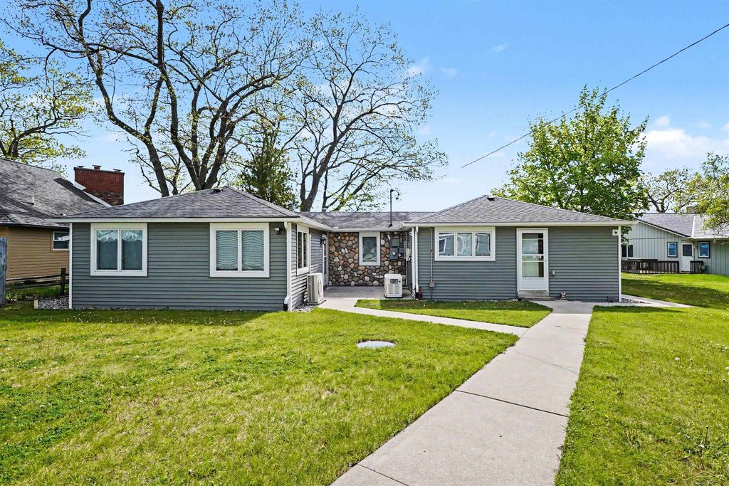 1220 N Huron Rd, Whitney township