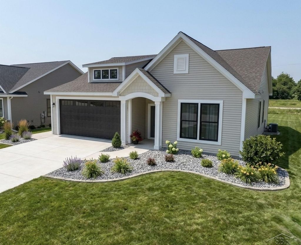 4768 Signature Dr, Monitor charter township