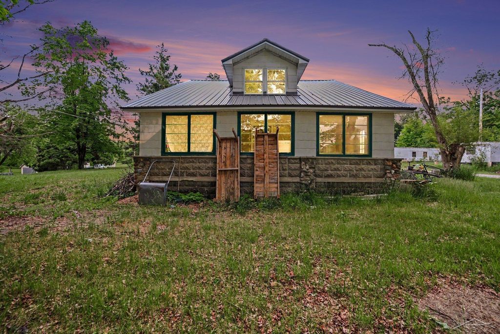 1450 N Abbe Rd, Comins township