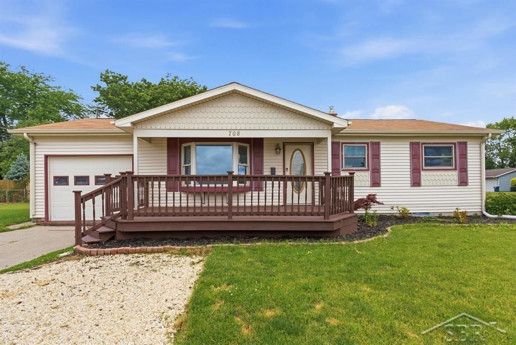 708 Piper Dr, Carrollton township