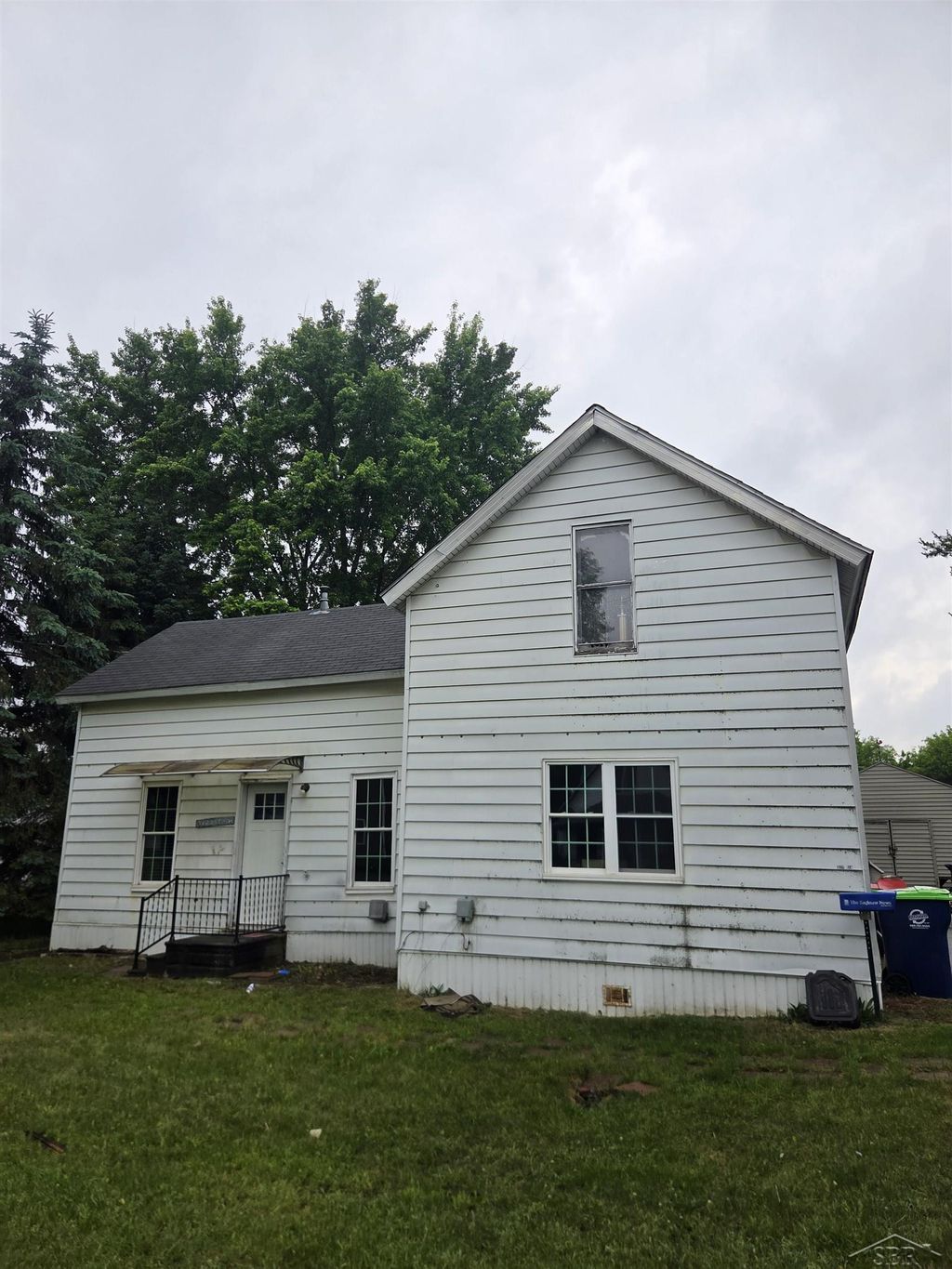 3177 Elm St, Carrollton township