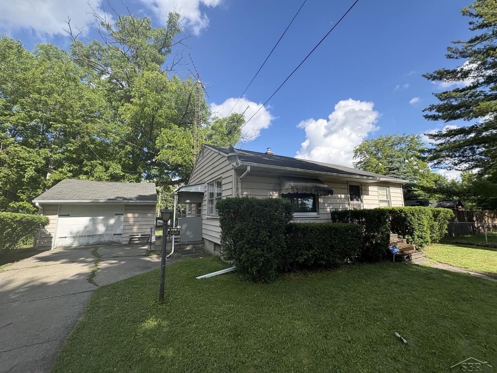 1820 Hill St, Saginaw city