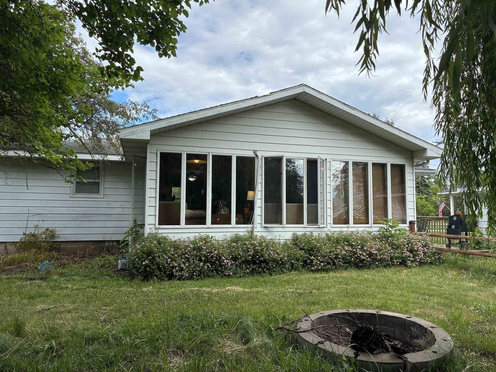 435 N Main St, Au Gres city