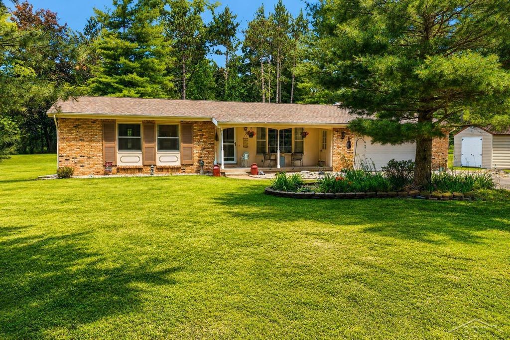 20440 Thornapple Ln, Big Rapids charter township