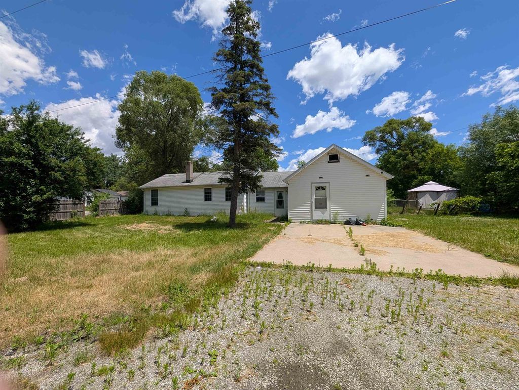 2286 California Ave, Bridgeport charter township