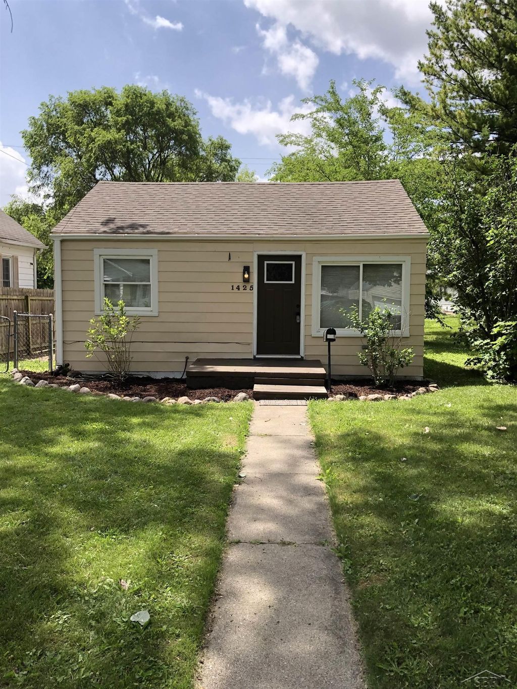 1425 Cypress St, Saginaw city