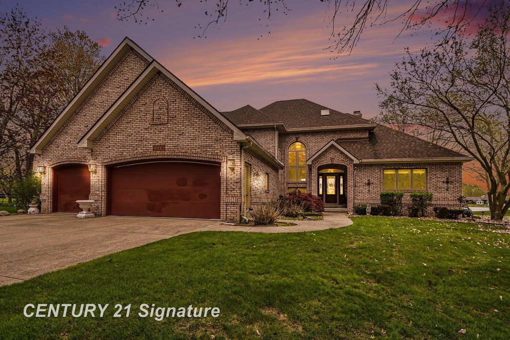 1944 E Lake Circle Dr, Thomas township