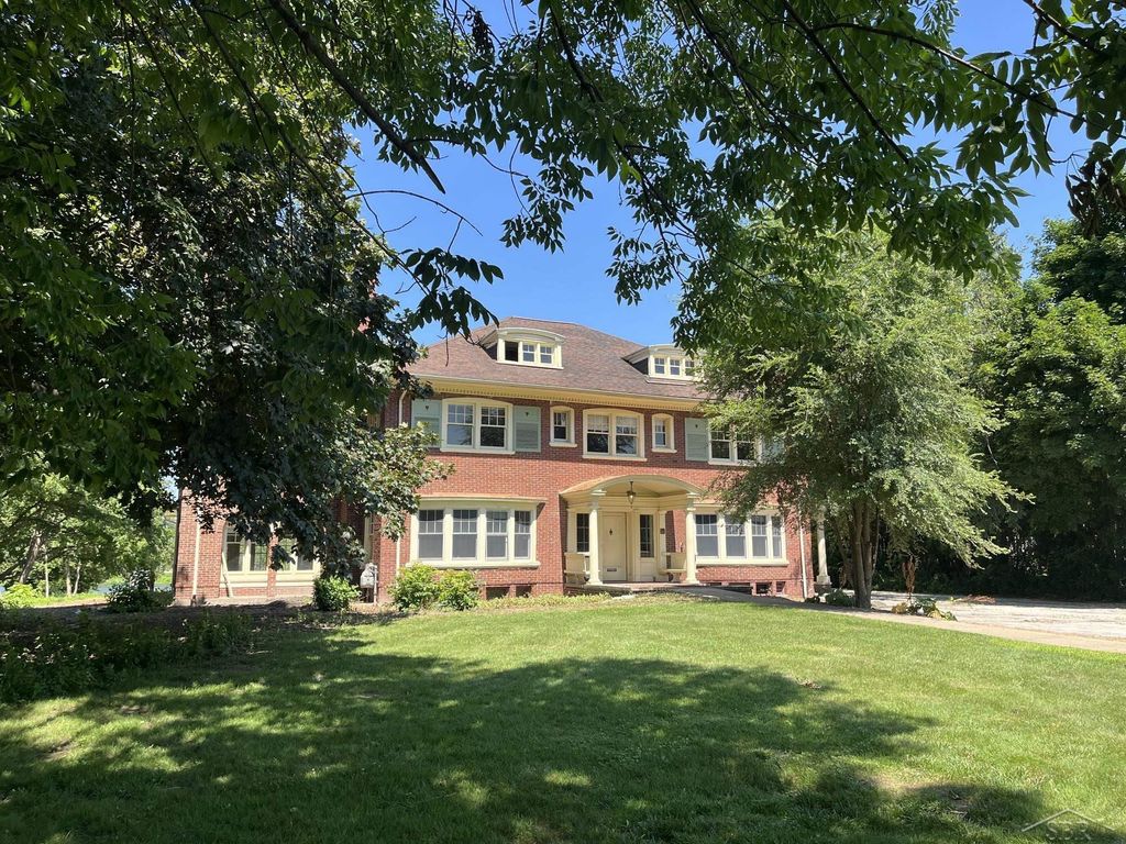 1647 S Washington Ave, Saginaw city