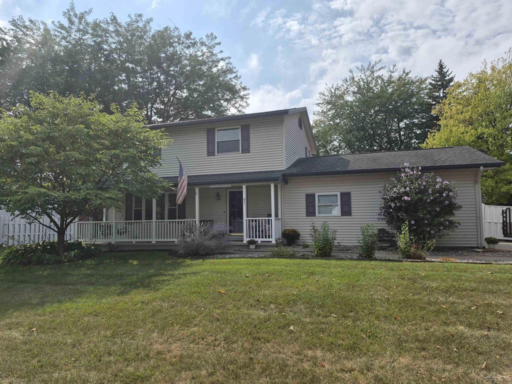 831 Mayflower Dr, Saginaw charter township