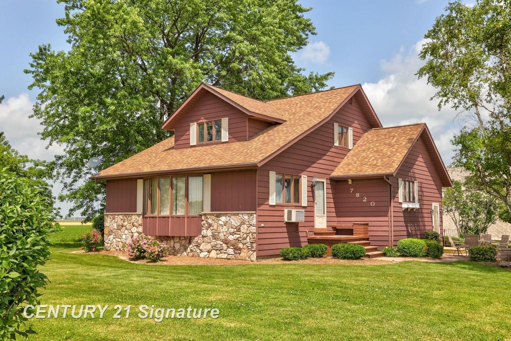 7820 W Darbee Rd, Gilford township
