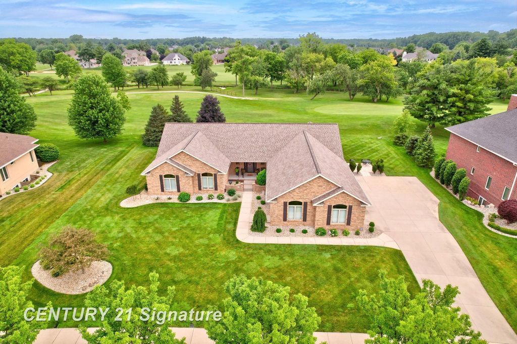 77 Sawmill Creek Trl, Saginaw charter township