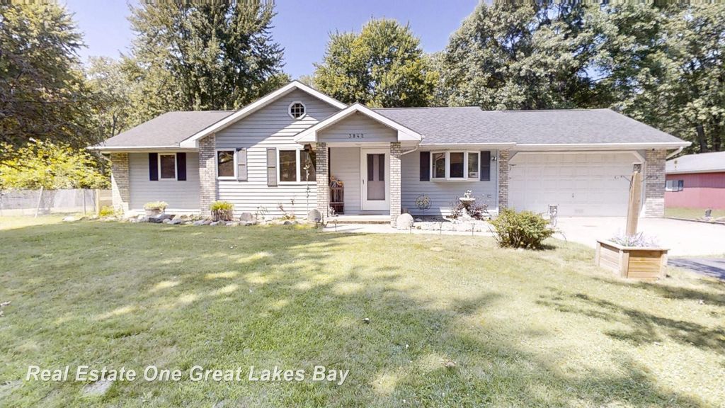 3842 Clutier Rd, Bridgeport charter township