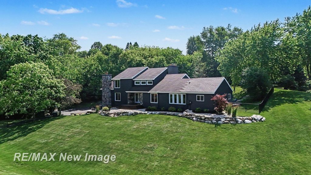 7190 Dark Lake Dr, Village of Clarkston city