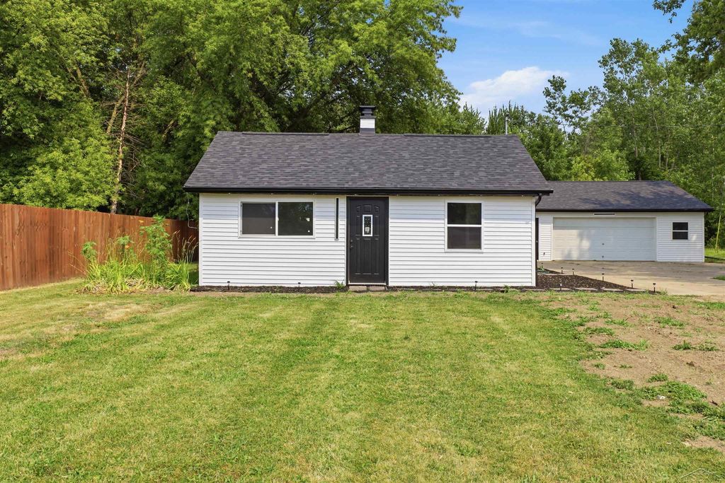 9095 East Rd, Albee township