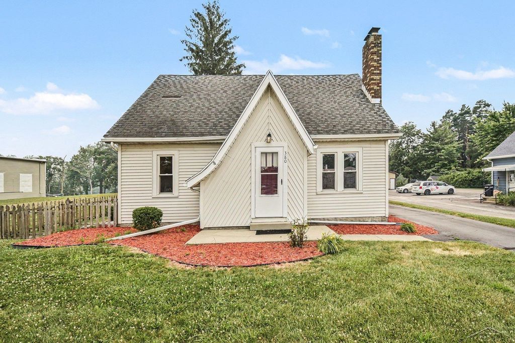 380 S Main St, Tittabawassee township