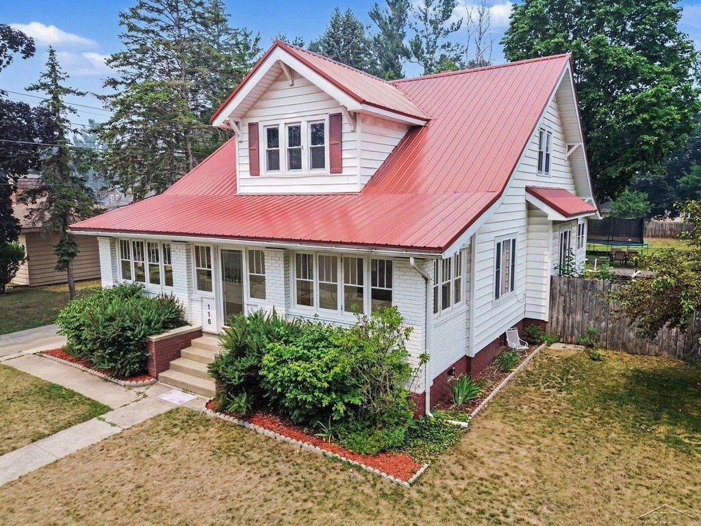 116 W Wheaton Ave, Clare city