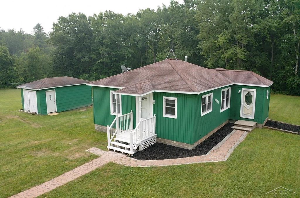 2647 S Us 23 None, Alabaster township