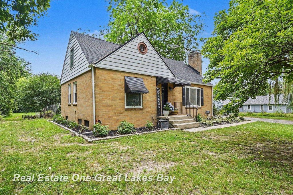 5250 N Center Rd, Kochville township