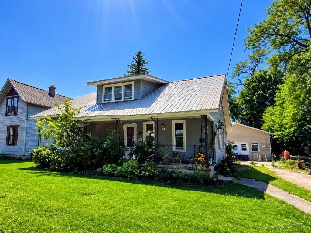 111 W Broadway St, Scottville city