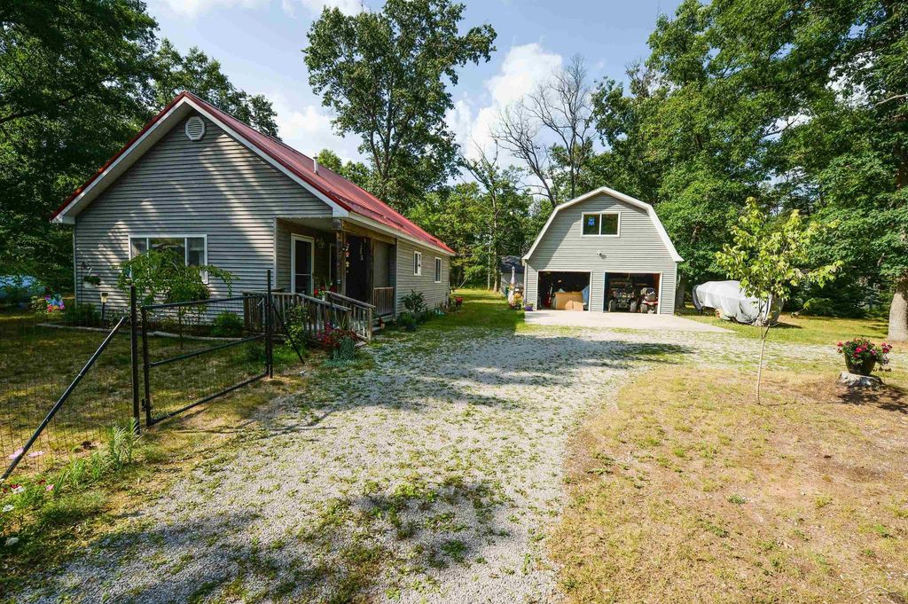 8278 Chain Lake Rd, Plainfield township