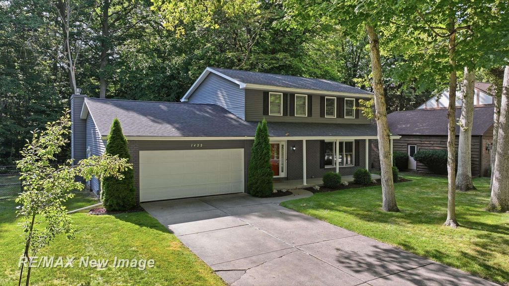 1422 Lenwood Dr, Saginaw charter township