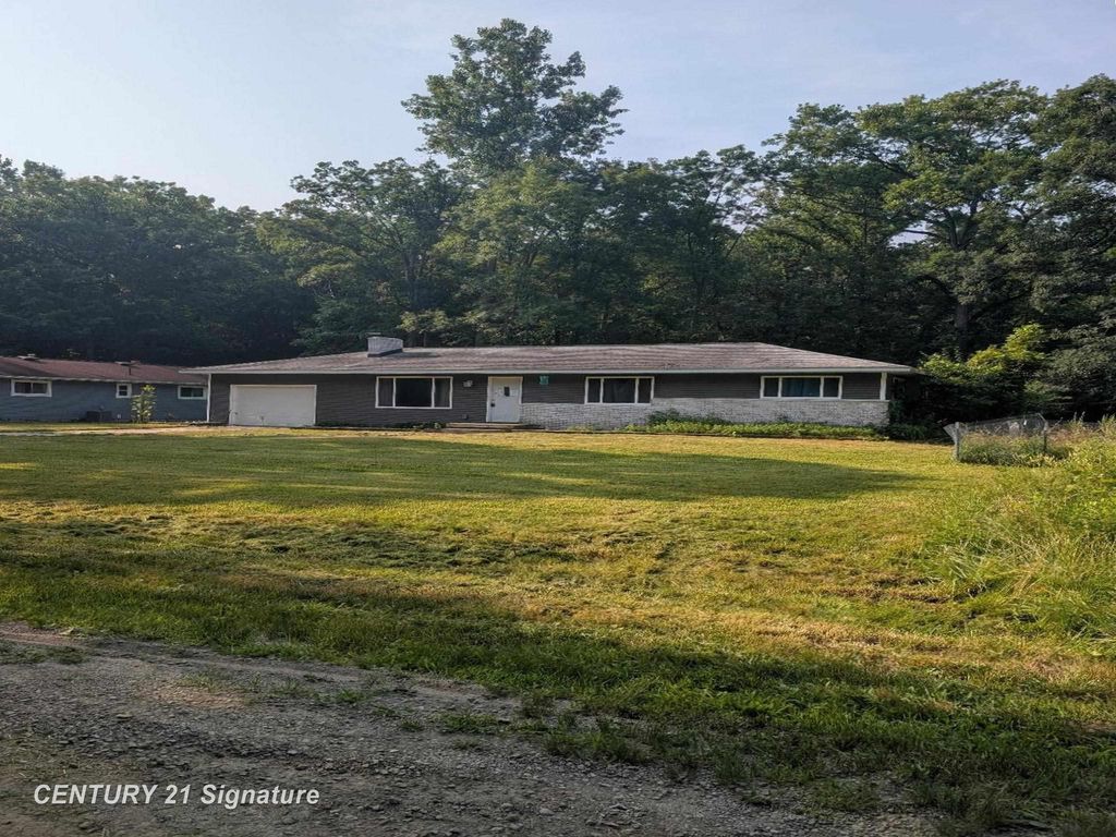 1921 Ann St, Albee township