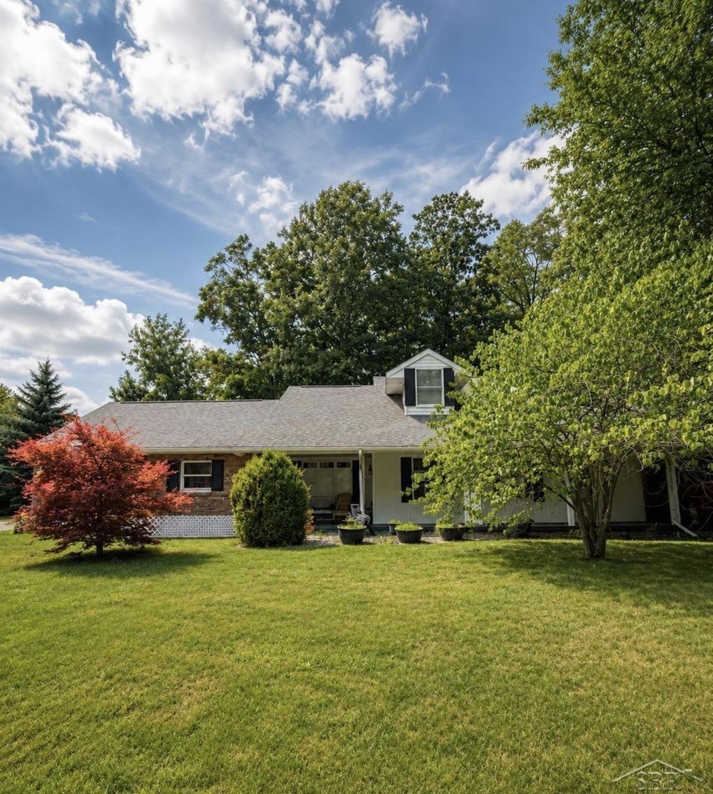 4936 Arboretum Dr, Saginaw charter township