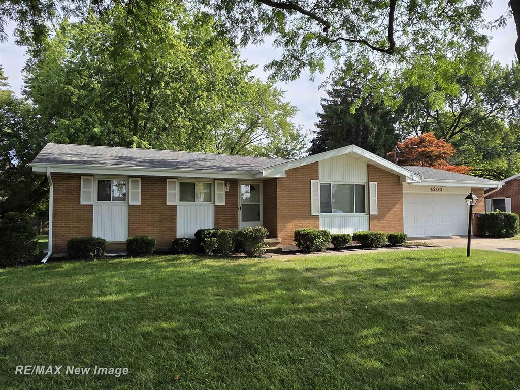 4200 S Wayside Dr, Saginaw charter township