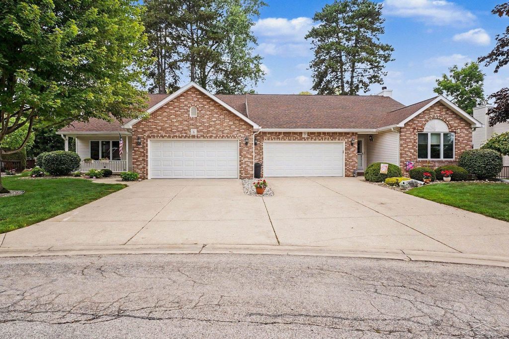 8 Thornapple Ct, Saginaw