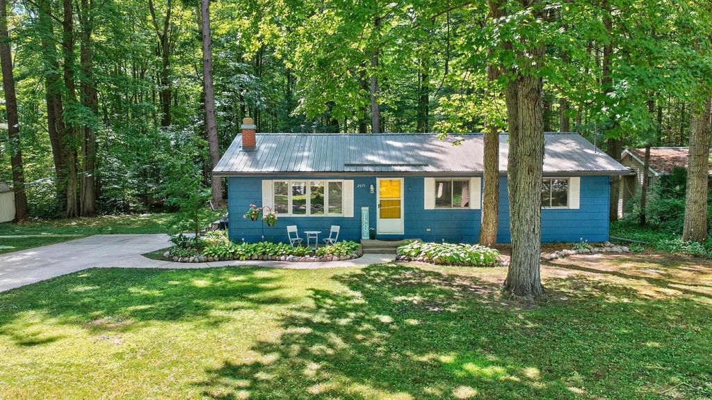 2671 N Peterson Dr, Sanford village