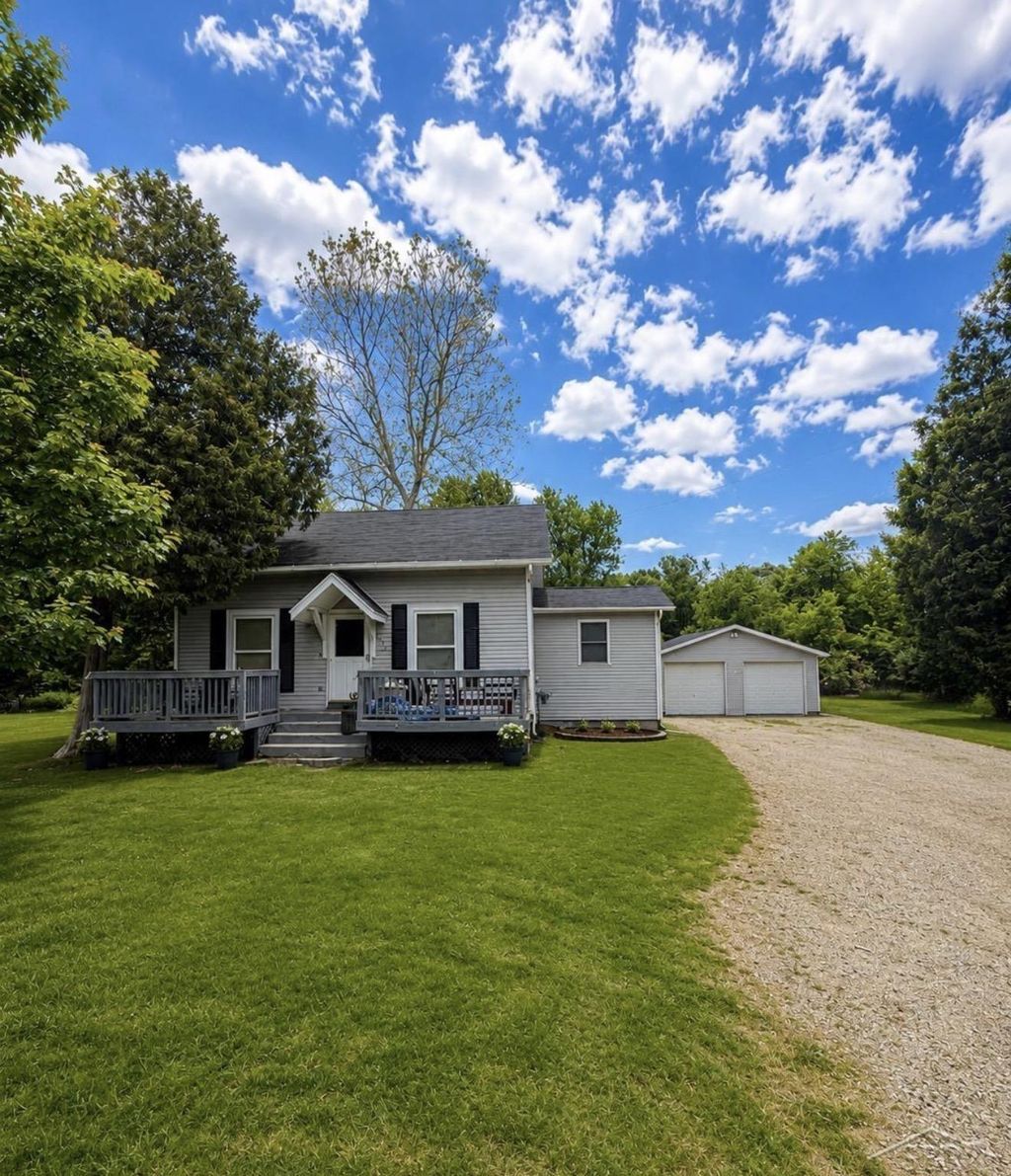 832 Hyatt St, Eaton Rapids city