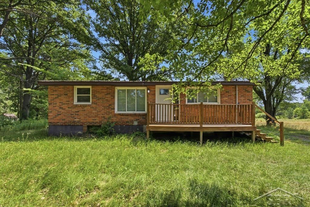 956 N Eleven Mile Rd, Lee township