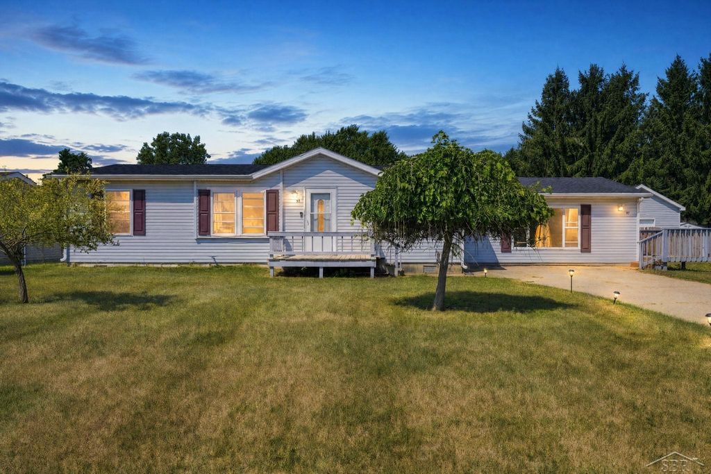 97 N Flower St, Lexington township