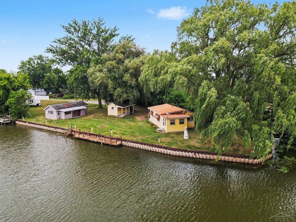 4092 Barney Dr, Wisner township
