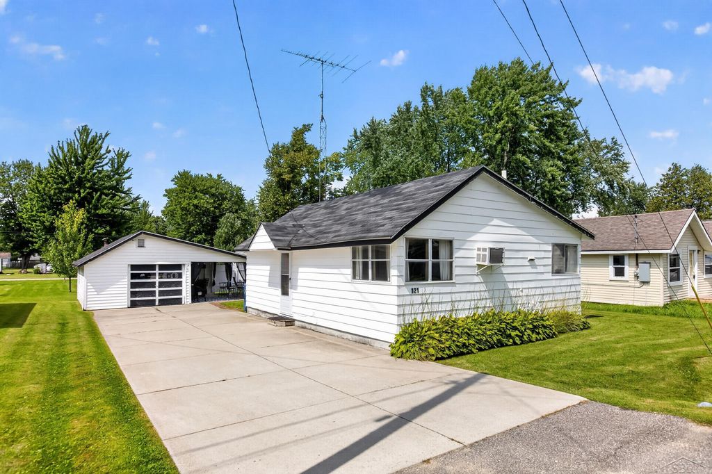 121 Sandpiper Ave, Unknown City