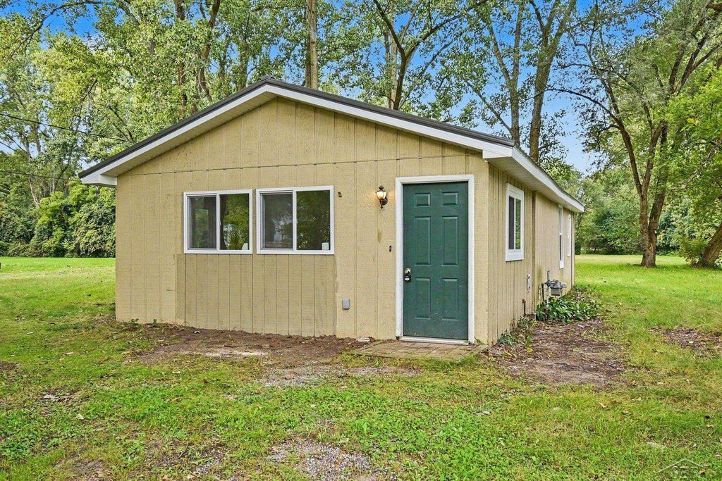 155 N Meridian Rd, Lee township
