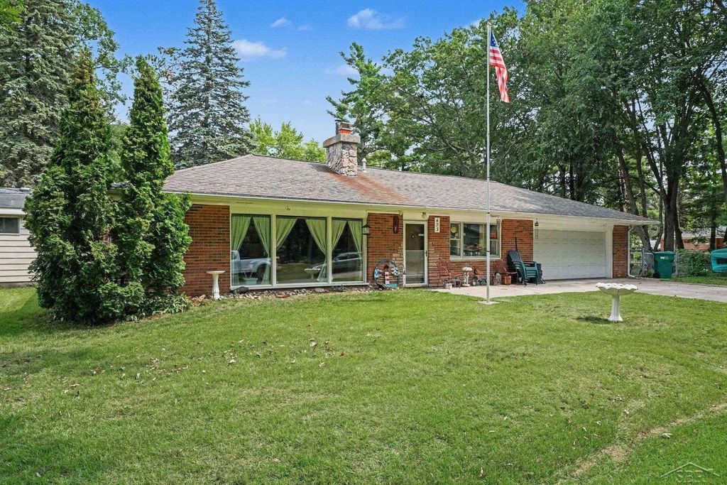 403 Apple Blossom Ave, Denton township