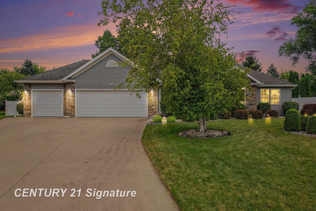 4470 Meadow Creek Ct, Saginaw charter township