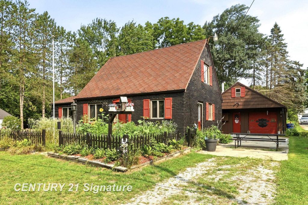3865 Old King Rd, Bridgeport charter township