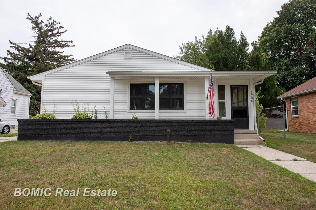 1706 Helen St, Bay City city