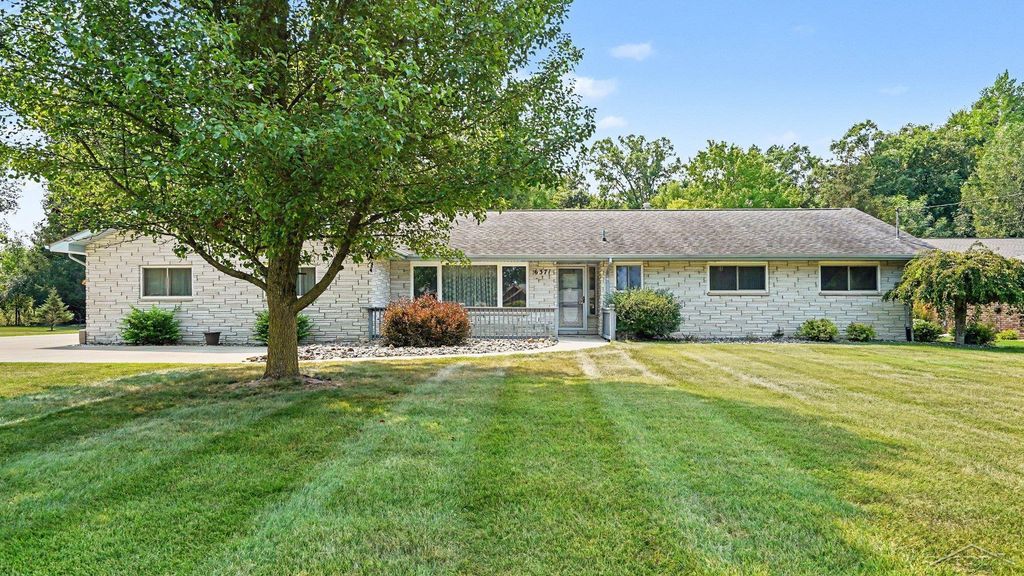 6371 Birchview Dr, James township