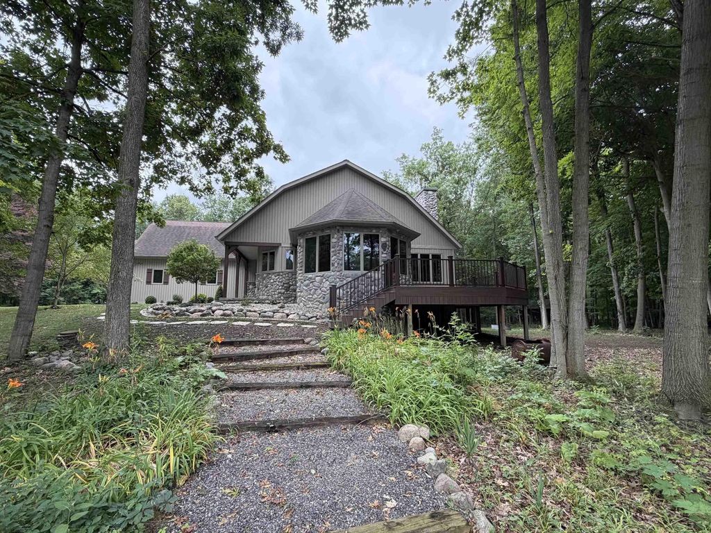 2220 S Dehmel Rd, Frankenmuth city