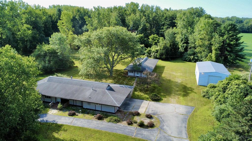 12215 Scott Rd, Tittabawassee township