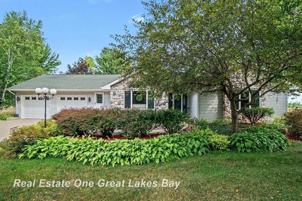 2019 Lebourdais Rd, Kawkawlin township