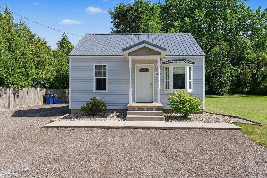 3560 Mckinley St, Carrollton township