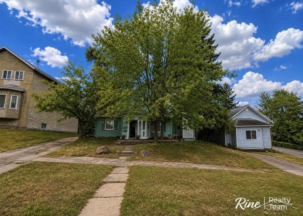 309 E Ludington St, Iron Mountain city