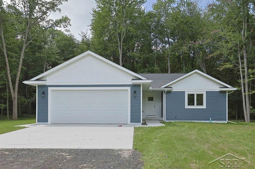 826 S Grey Rd, Midland charter township