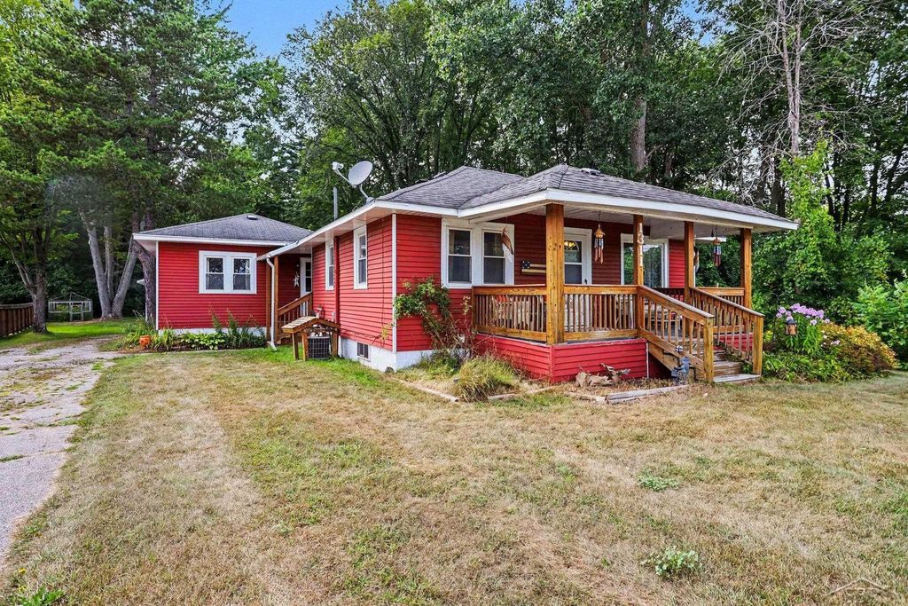 1311 N Huron Rd, Fraser township